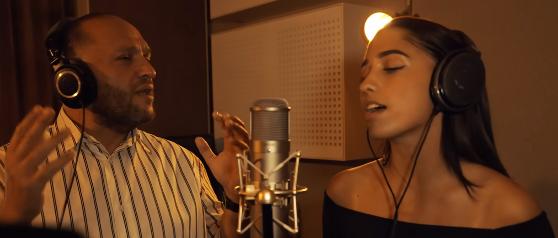 Schobert Larát kegyetlenül alázzák új zenéje miatt, de jogos a kiakadás? Szakértőt kérdeztünk, aki ezt mondta a gyűlölt dalról