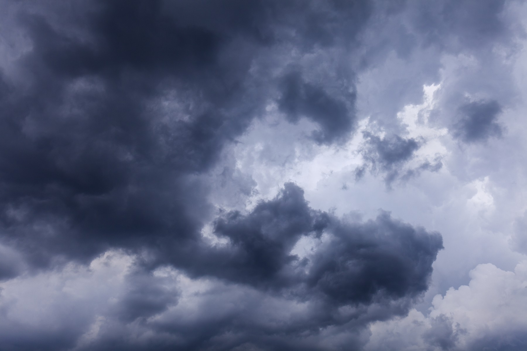 Az időjárás is gyászba borul mindenszentek napján, komoly változásra figyelmeztetnek a meteorológusok