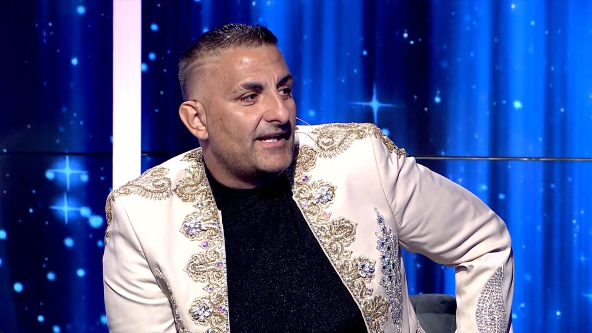 Élő adásban mutatott középső ujjat Győzike, a TV2 műsorvezetője alig jutott szóhoz a polgárpukkasztó megnyilvánulás miatt