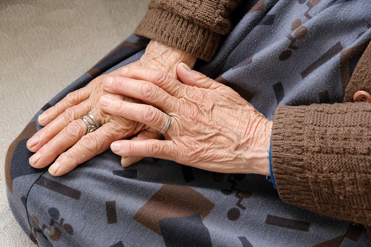 Jövőre ezt is elvehetik a nyugdíjasoktól: nem nagy összeg, de teljesen megszűnhet