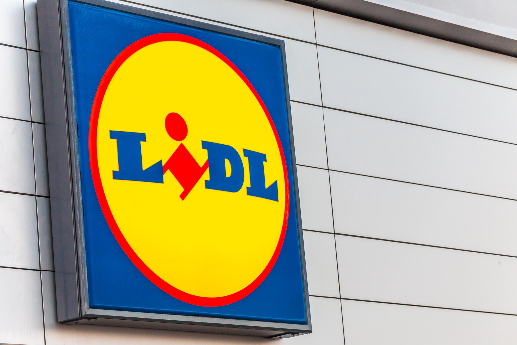 Brutálisan olcsón hirdette meg idén a Lidl, még ingyen is hozzájuthatunk, óriási roham várható az üzletekben