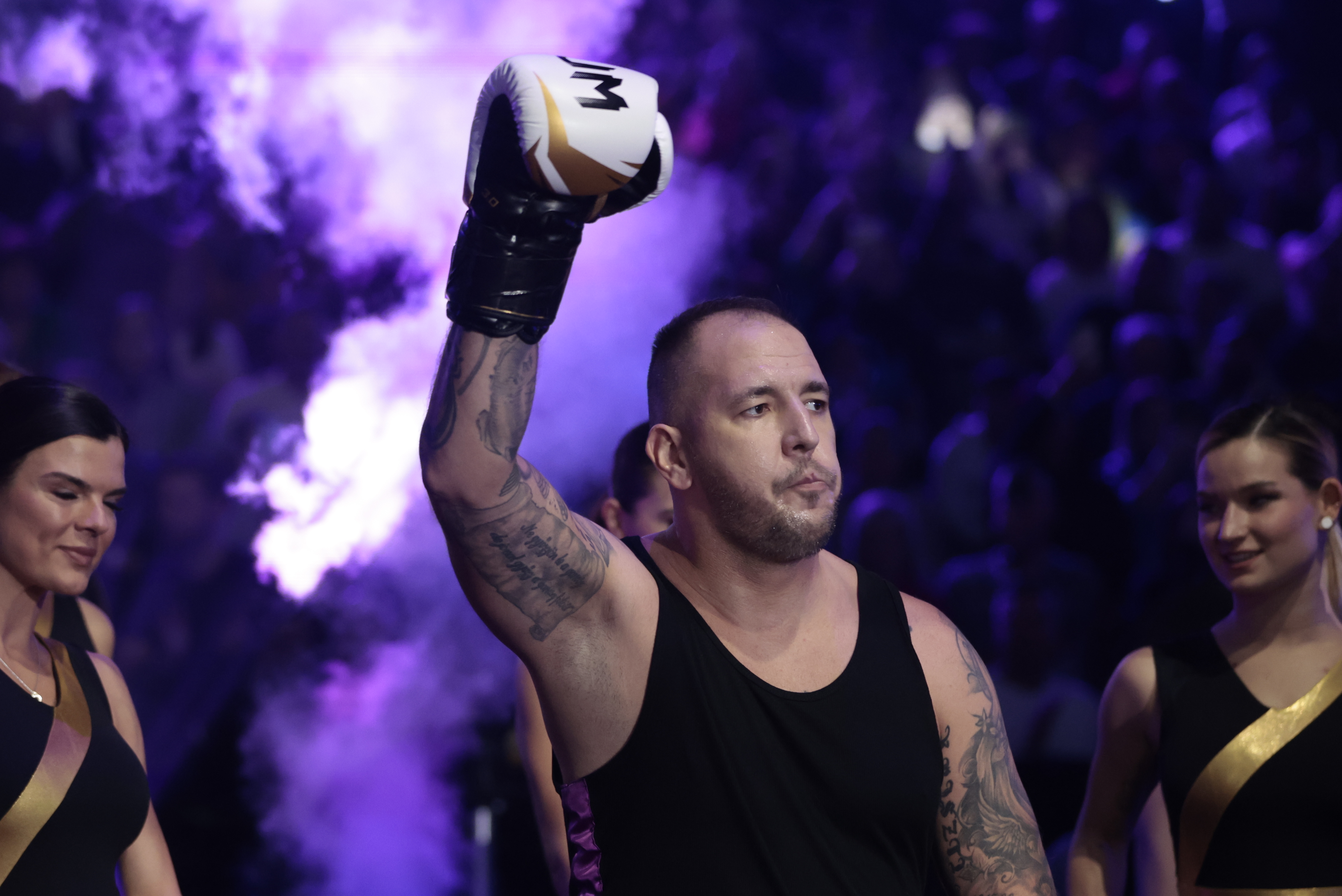 Szekunder szégyen a Sztárbox-ban, Curtis kocsmabunyózásán kínjukban nevettek a nézők