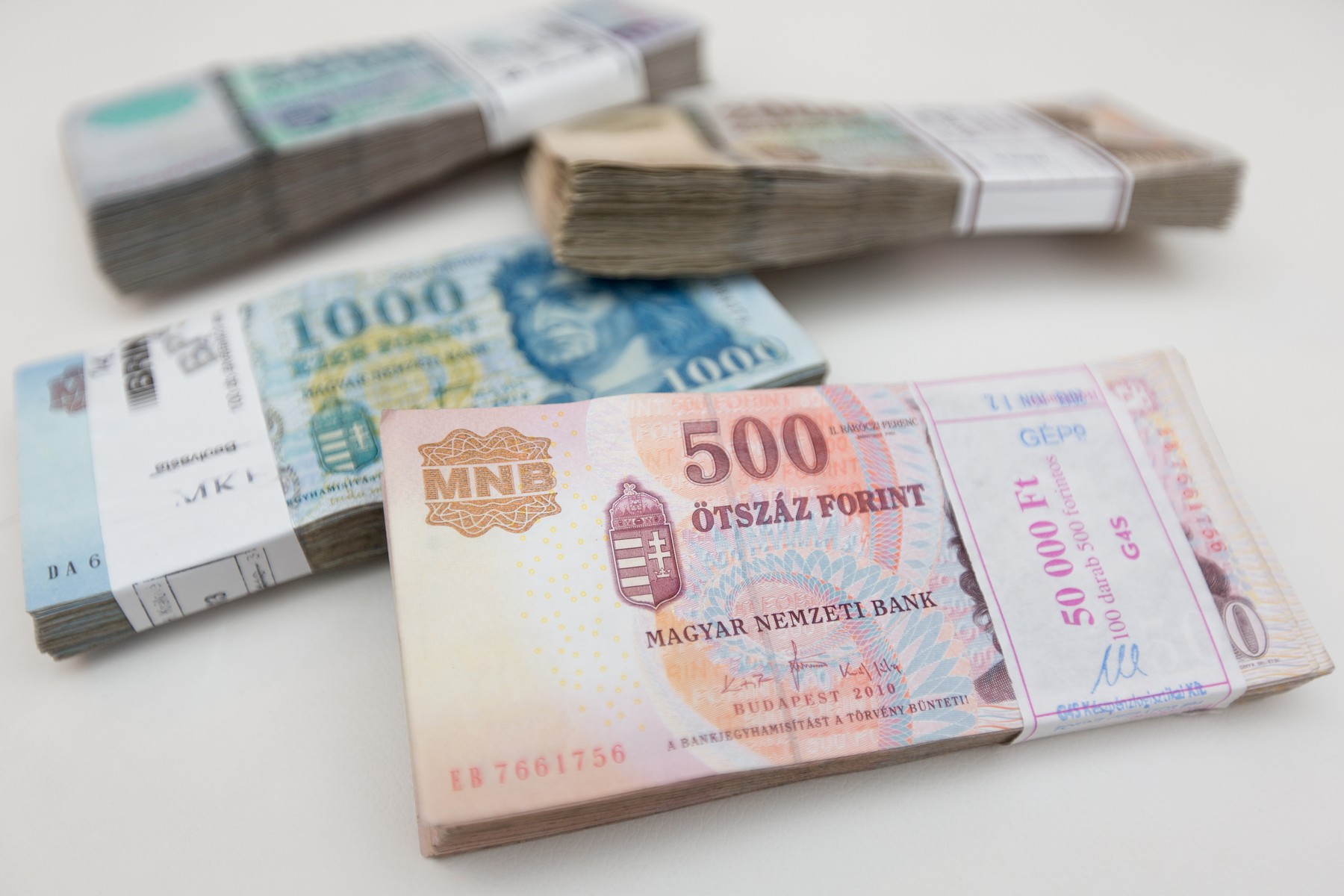 Eldőlt pontosan mennyivel emelkedik a minimálbér decembertől, sokan azonban nincsenek elragadtatva az új összegtől