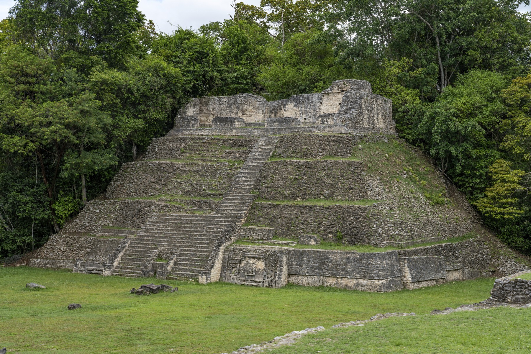 Rendkívüli dolgot találtak a maja piramisok mélyén, a magyaroknak azonnal ismerős lehet a szenzációs lelet a véletlen hasonlóság után