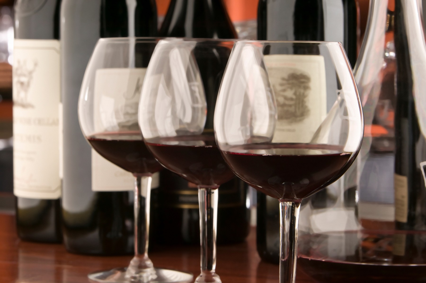 Veled is ez történik ha megiszol egy pohár vörösbort? Az évezred rejtélyét fejtették meg a kutatók