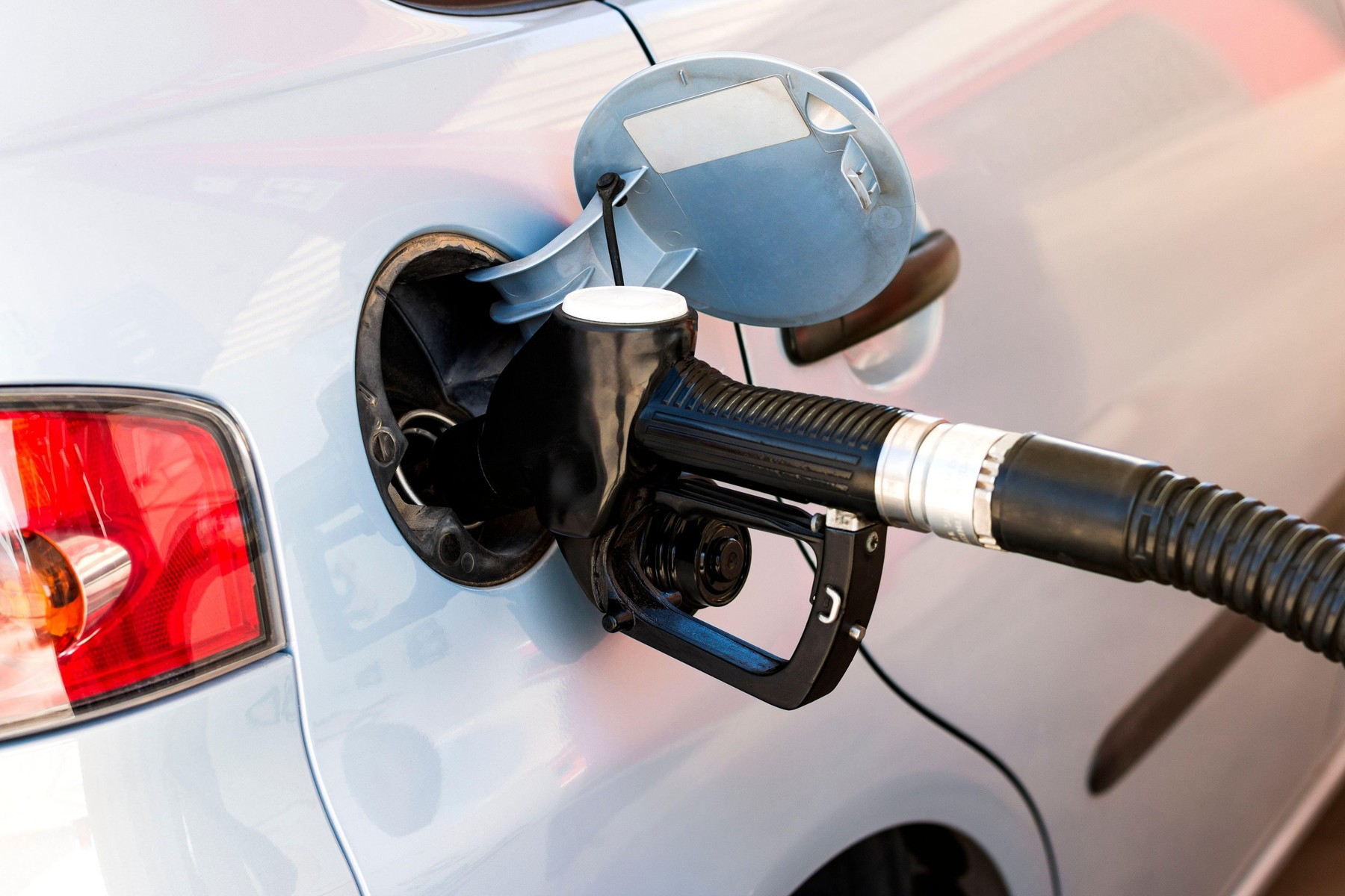 Aggasztó változás jön a hazai benzinkutakon, gyomorgörcsben vannak az autósok