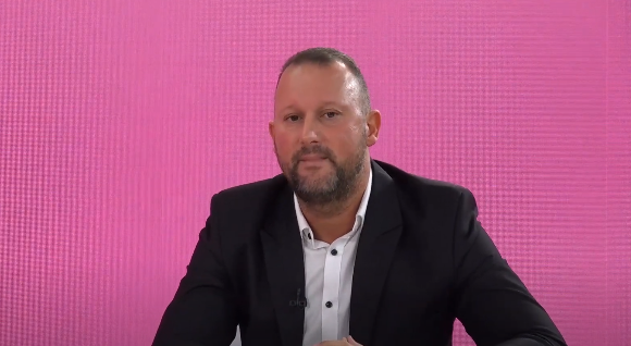 Végre fény derült az Alekosz-jelenség titkaira: soha nem látott őszinteséggel rántotta a leplet dolgairól a botrányhős celeb