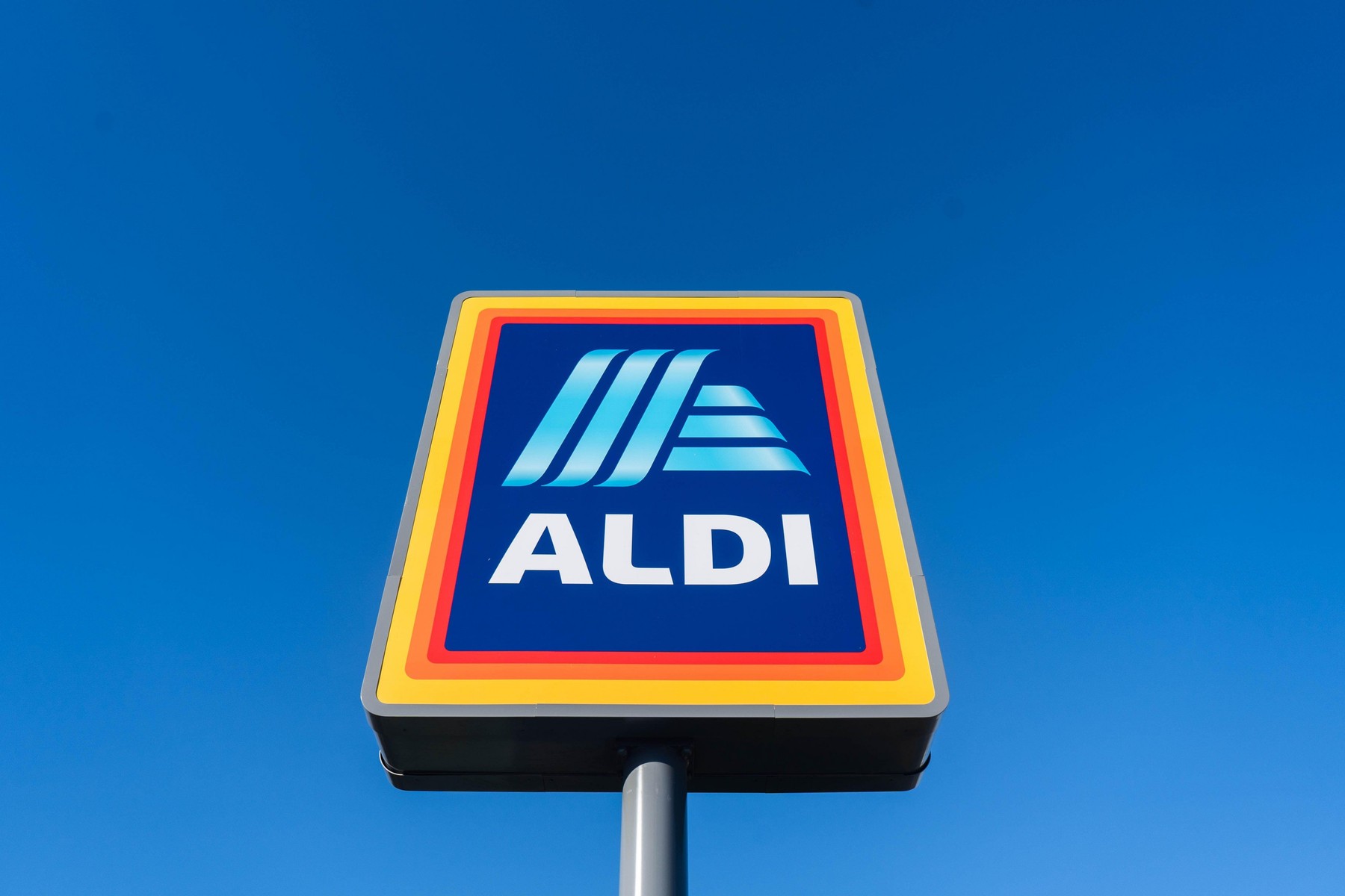 Az Aldi bejelentése kiütötte a többi üzletláncot, óriási húzással rukkoltak elő