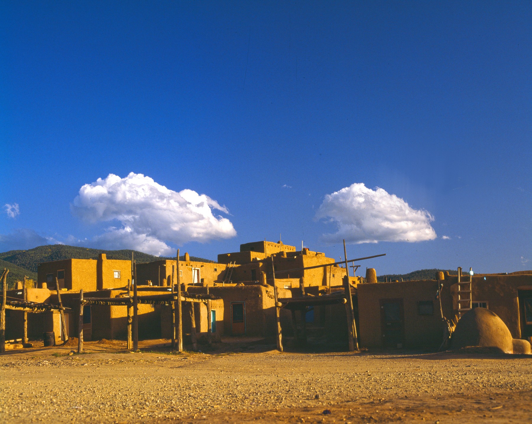 A világ egyik legfurább városában évezredek óta zümmögő hangot hallani, de vajon honnan jön?