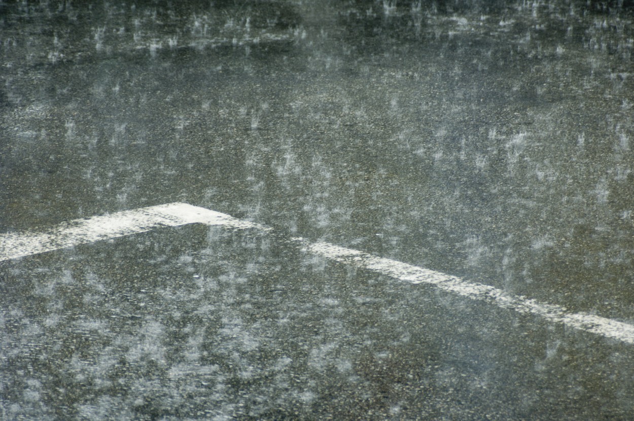 Döbbenetes mennyiségű eső hullik ma a nyakunkba ebben az országrészben, pusztító amire figyelmeztetnek a meteorológusok