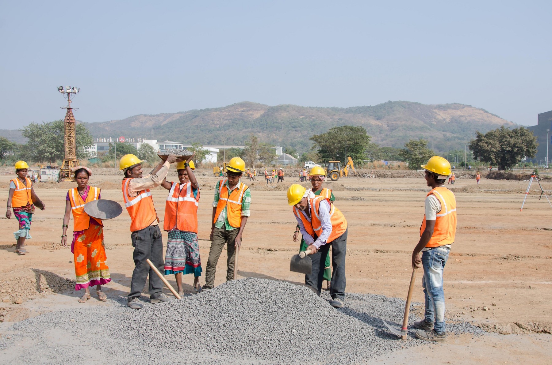 Indiai vendégmunkások lepték el ennek a magyar településnek a lánykollégiumát, ezt a helyiek sem hagyták szó nélkül