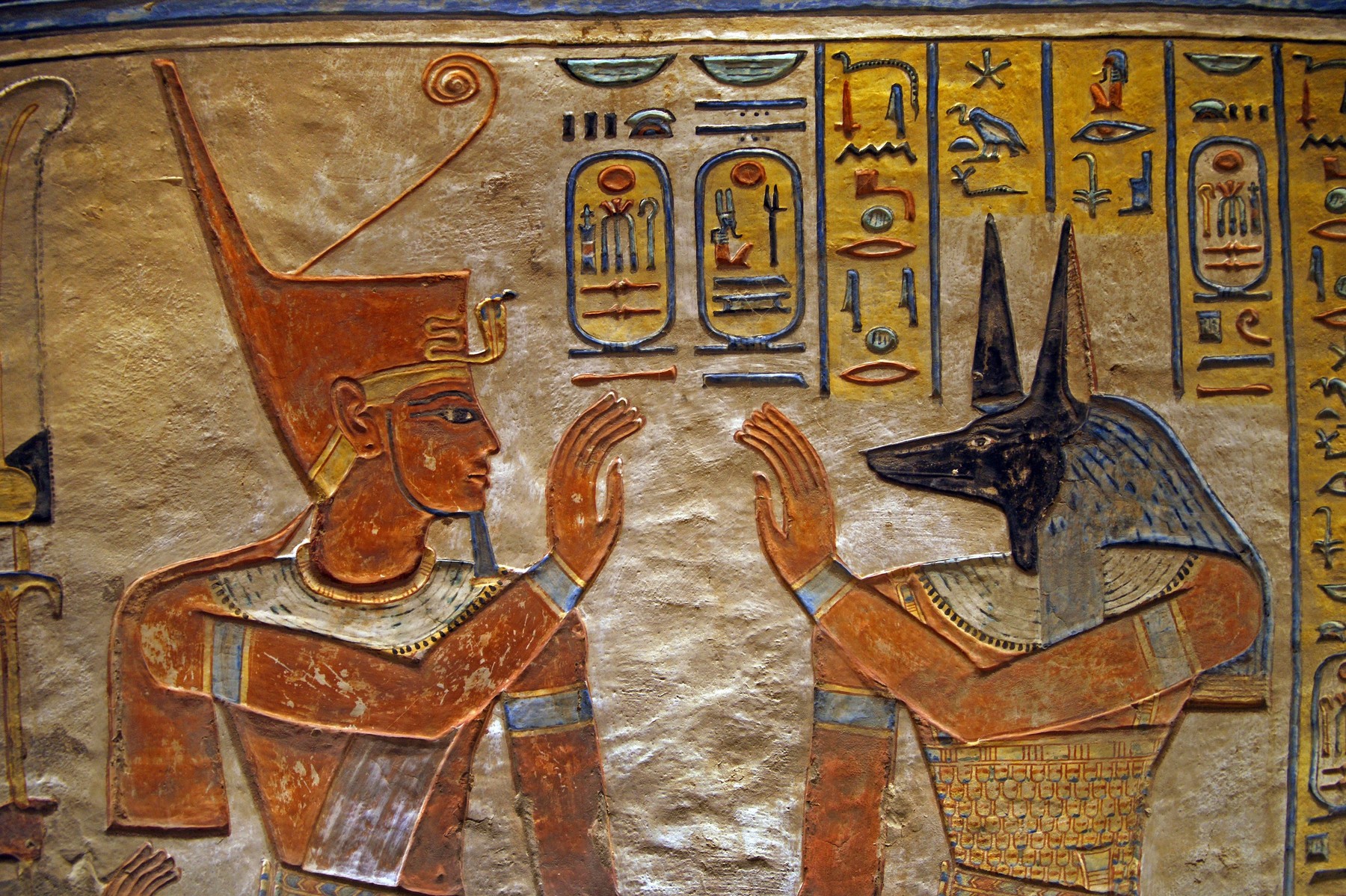 Dermesztő múmiák százait találtak Egyiptomban, az arcuk is rajta volt a bebugyolált testen egy kép formájában