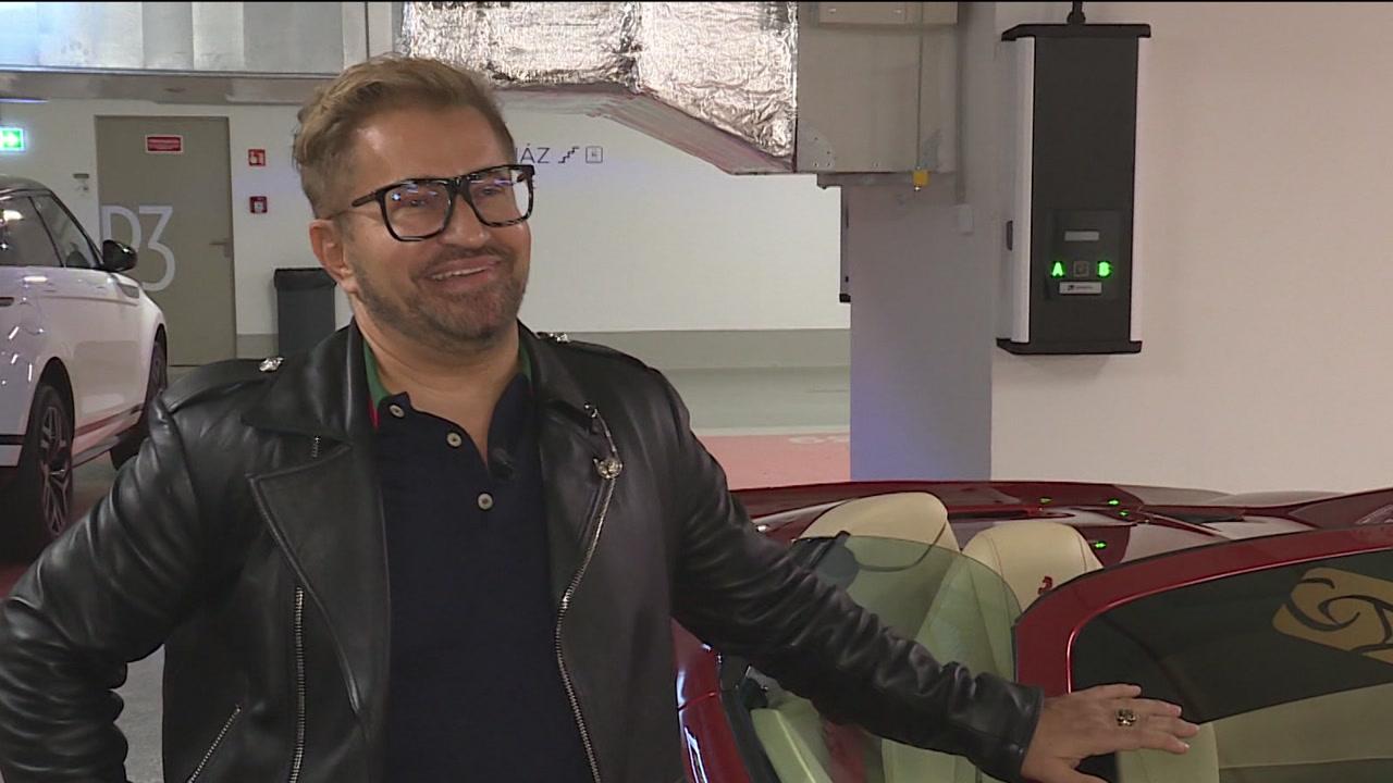 Jákob Zolinál nagyon szerény lesz a karácsony, elfogyott a pénz, túl sokba kerültek a lányok és a luxusverdák?