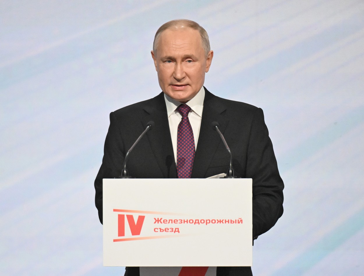 Dráma az orosz tévében, Putyint élő adásban hozták váratlan helyzetbe egy kérdéssel