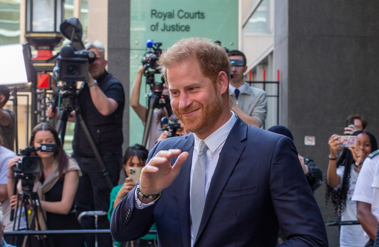 Nem III. Károly Harry herceg édesapja? Diana biztos volt benne, hogy szeretője a vérszerinti apa