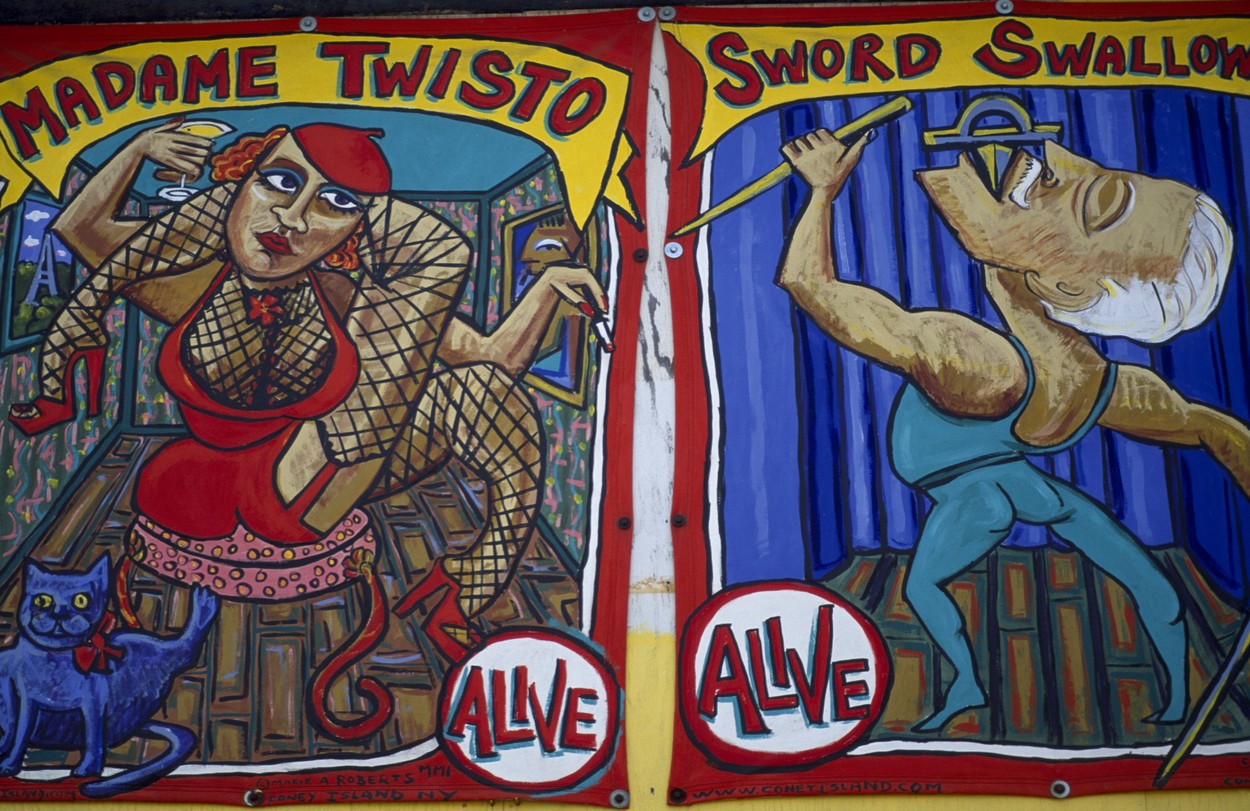 Három láb mellé két férfitagot és két feleséget is kapott az élettől a cirkuszi showman, az egész világon rettegve pillantottak rá