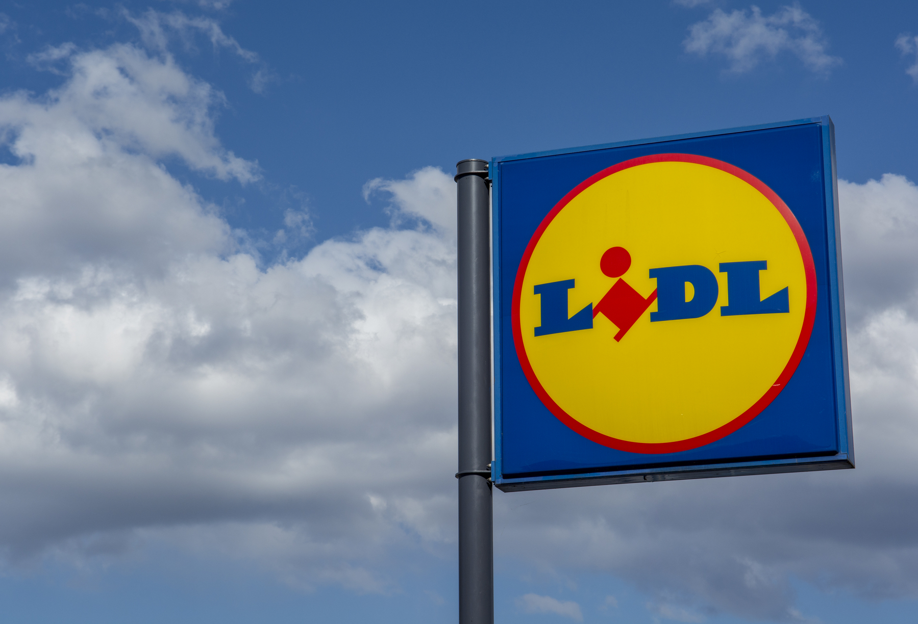 Bombajó akciót hirdet a Lidl és a Tesco, csak 4 napig él a különleges ajánlat