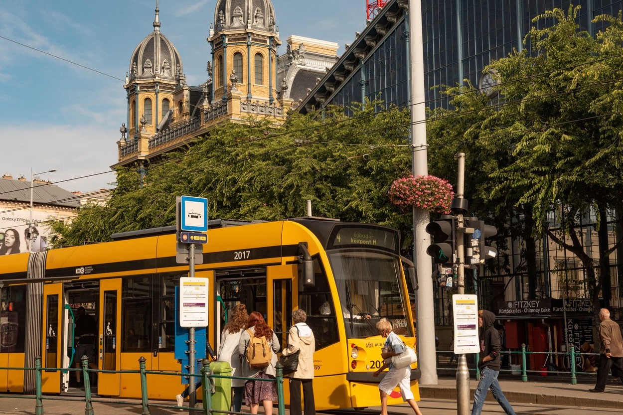 Teljesen felborul a közlekedés Budapest legforgalmasabb vonalán, mi lesz így a 6-os villamossal?