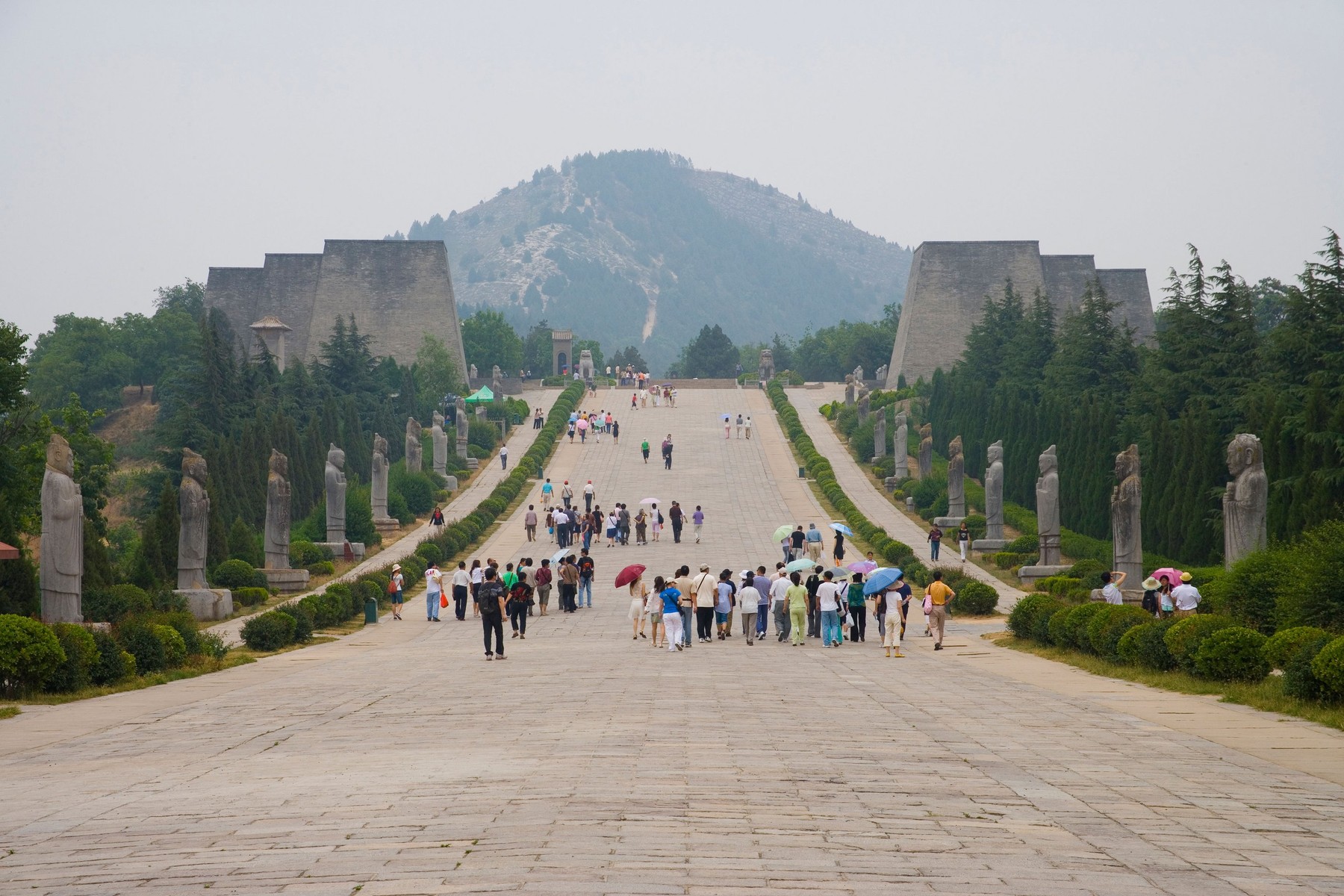 There is a terrible danger hidden in the infernal pyramid discovered in China, so they do not dare to open it