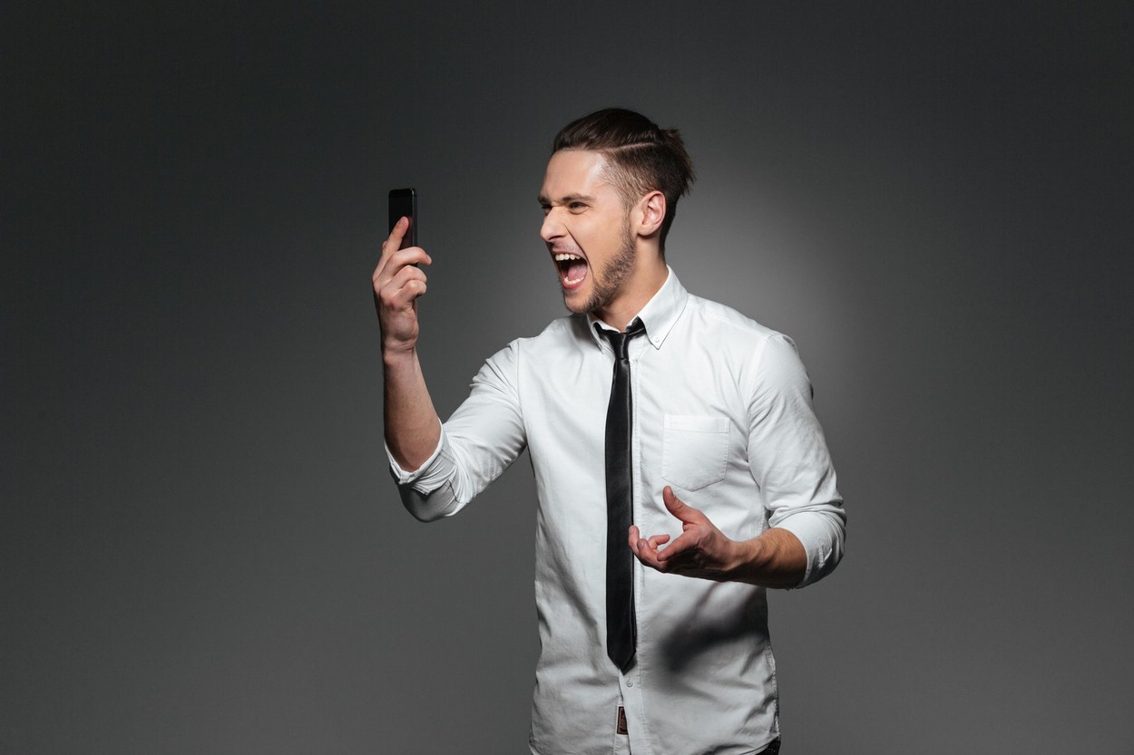 Fennakadások országszerte a mobilhálózatokon, bizonyos helyeken az internet is alig működik