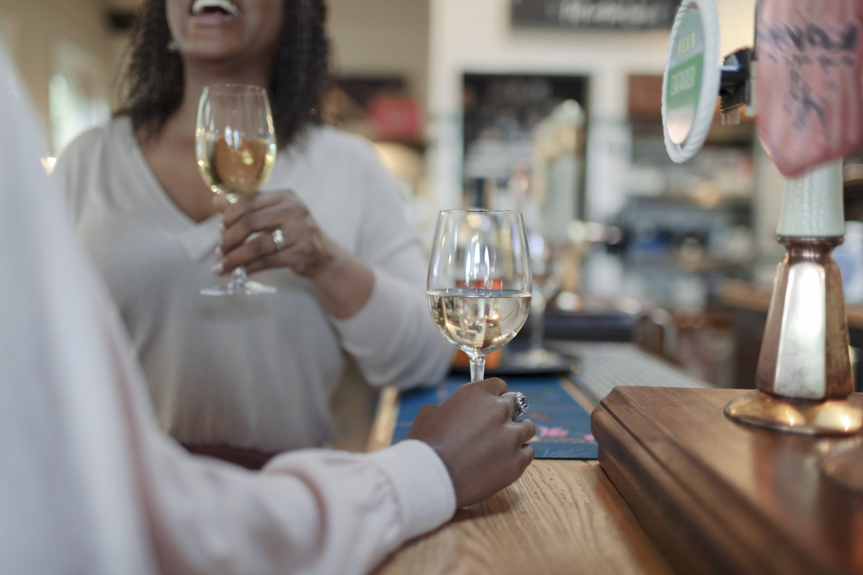 Az ország legviccesebb nevű kocsmája a Duna-kanyarban található, az összes többi helyezett beláthatatlan távolságból követi