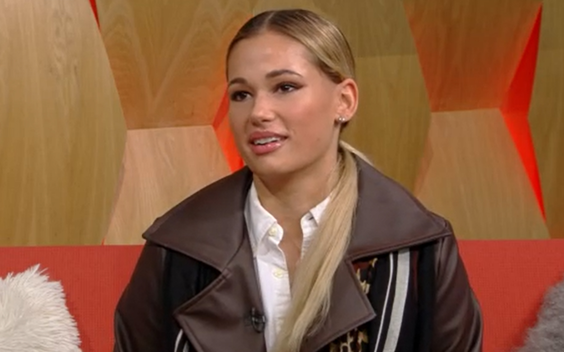 Láncravert feszes keblekkel hódít Lagzi Lajcsi szőke ciklon lánya, Galambos Bogiról el se hinnénk, hogy a trombitaművész gyermeke