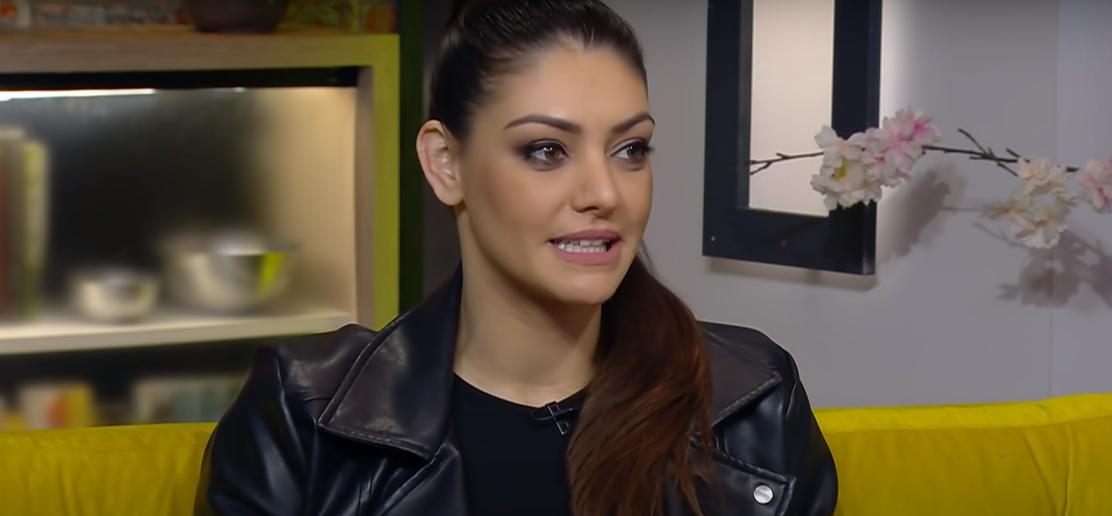 Kulcsár Edina egy élelmiszerboltban mutatta meg, hogy ismét babát vár, de a rajongóit is kiakasztotta: egyre több titok lengi körbe G.w.M. feleségét