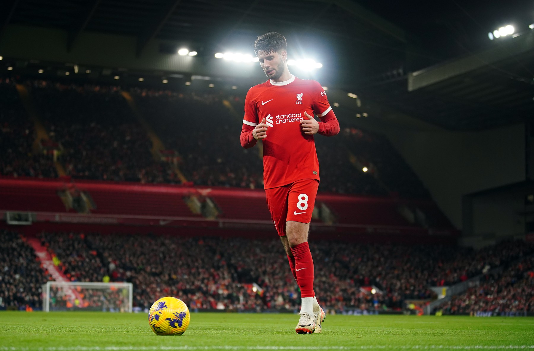 Máris eldőlt, Szoboszlai Dominikot pár hónap múlva itt láthatjuk, mivel Jürgen Klopp utolsó napjait felveszi egy stáb, és film készül belőle