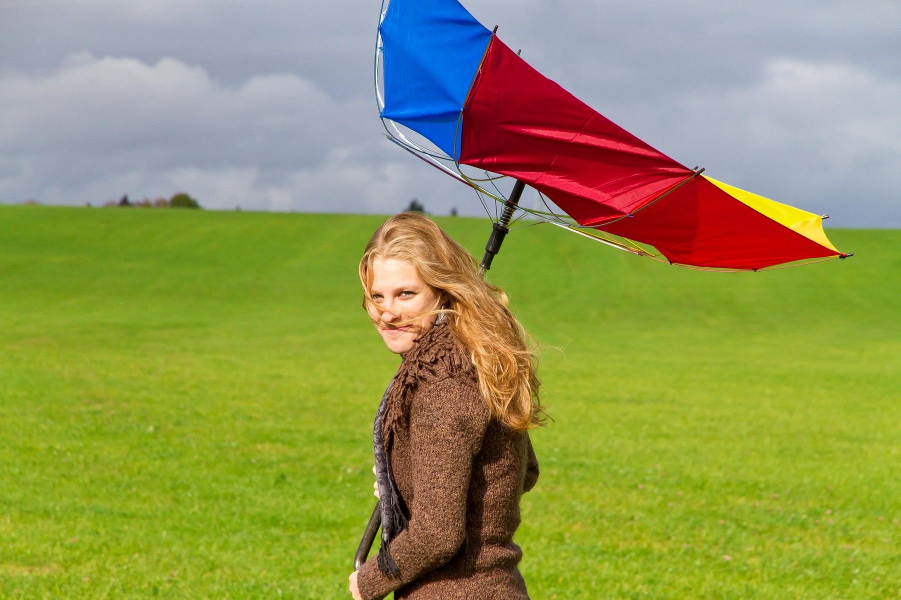 Bedurvul az időjárás, többnapos riasztást adtak ki számos vármegyére, a meteorológusok mindenkit figyelmeztetnek
