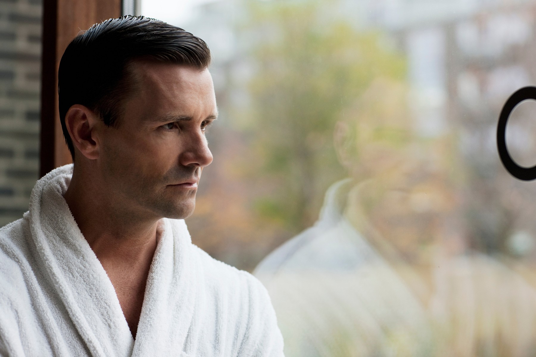 Kinéztem az ablakon és megláttam a barátnőmet a főnöke kocsijában: örökre a szemembe égett a gusztustalan látvány