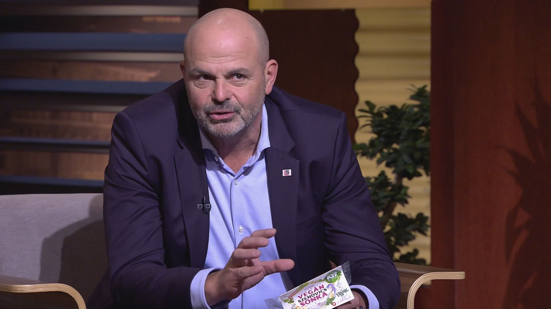 A Cápák között szigorú megmondó embere kőkeményen kiosztotta a műsorba érkező vállalkozókat, Moldován András szavaiban ezúttal sem volt köszönet