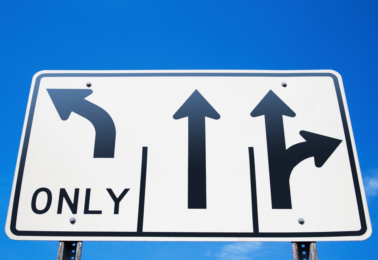 Még a legnagyobb KRESZ-tudósokon is kifog ez a cseles táblakombináció, te vajon tudod a helyes megoldást?