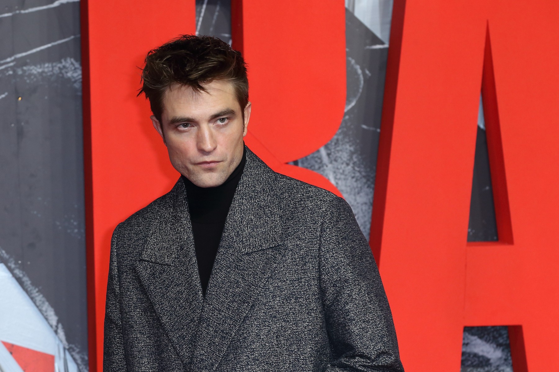 Váratlanul magyarul szólalt meg Robert Pattinson, csak 4 szót mondott, de megőrültek tőle a rajongói