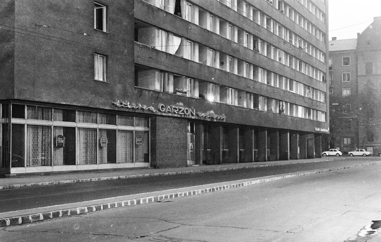 Korda György és Latinovits Zoltán is Budapest legrejtélyesebb épületében tengette a mindennapjait, soha nem hallott titkok derültek ki a Bajza utca sztárjainak életéről