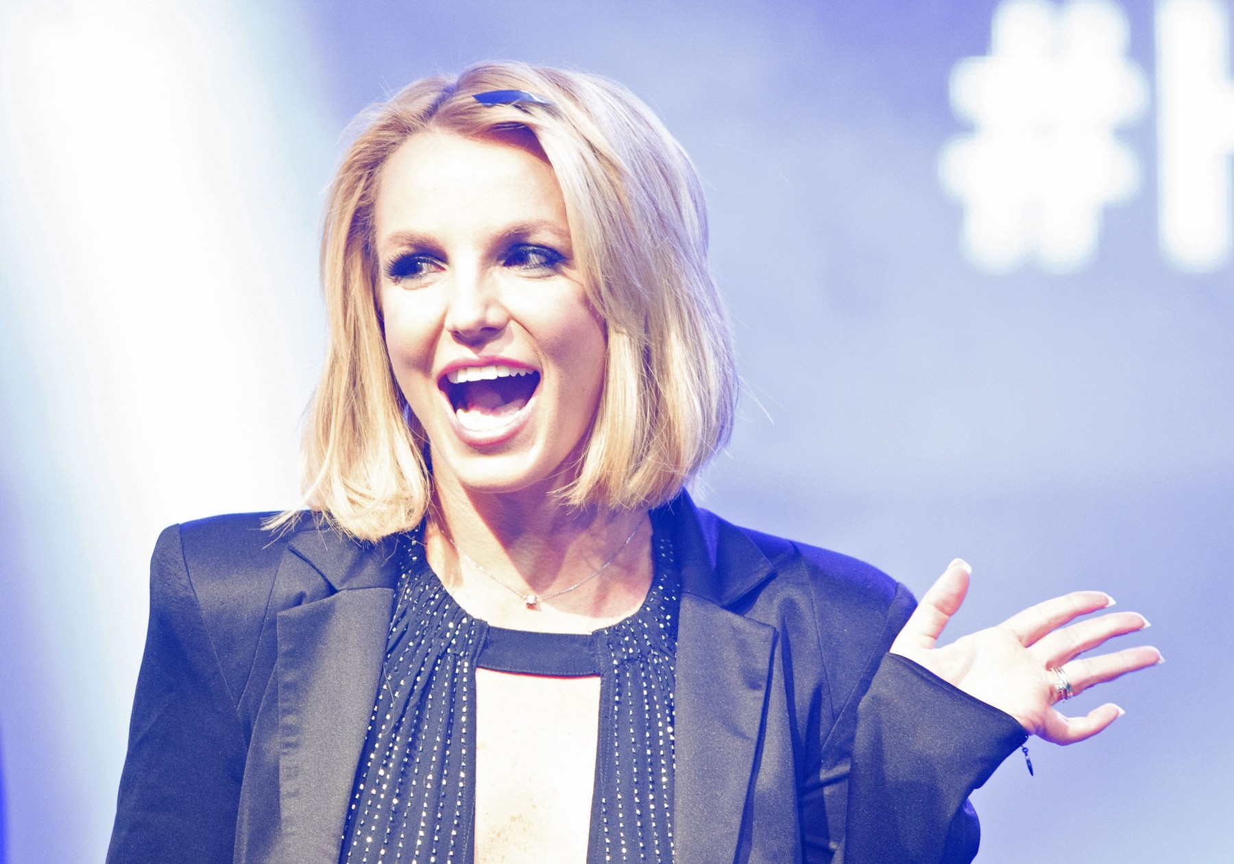 Britney Spears épelméjűségére esély sincs már, utolsó dobása után még rajongói is intézetbe dugnák