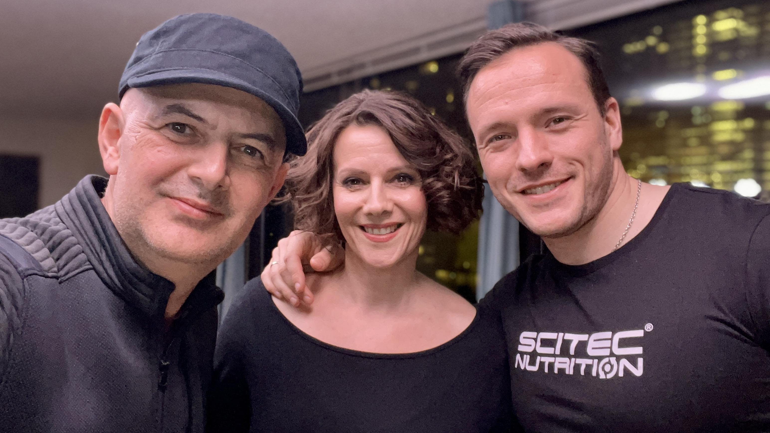 Váratlanul elhagyta Magyarországot az ismert színészházaspár, döntésükben szerepet játszott a politika is