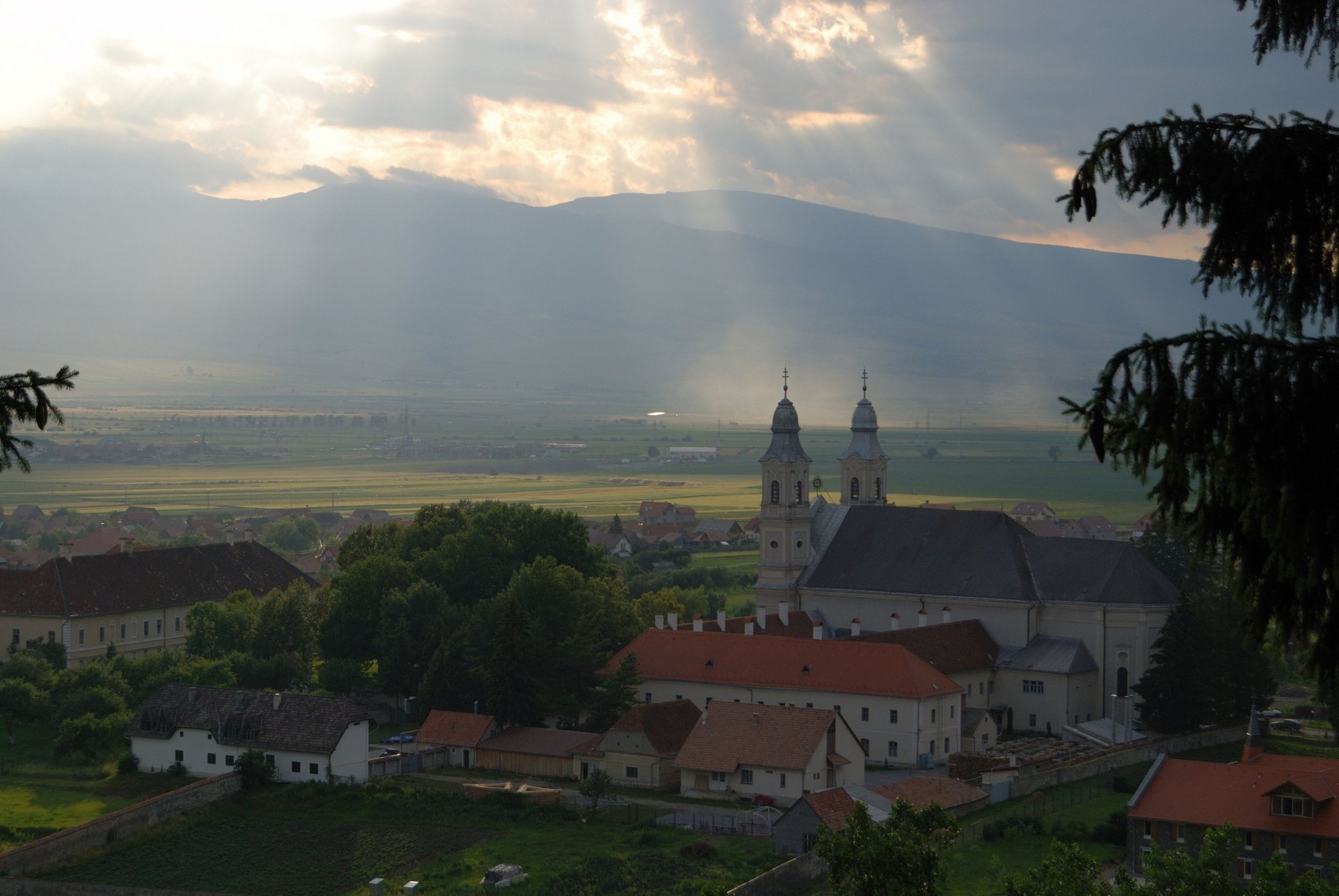 Betör hazánkba, 5 vármegyére figyelmeztetést adtak ki - részletes időjárás-előrejelzés