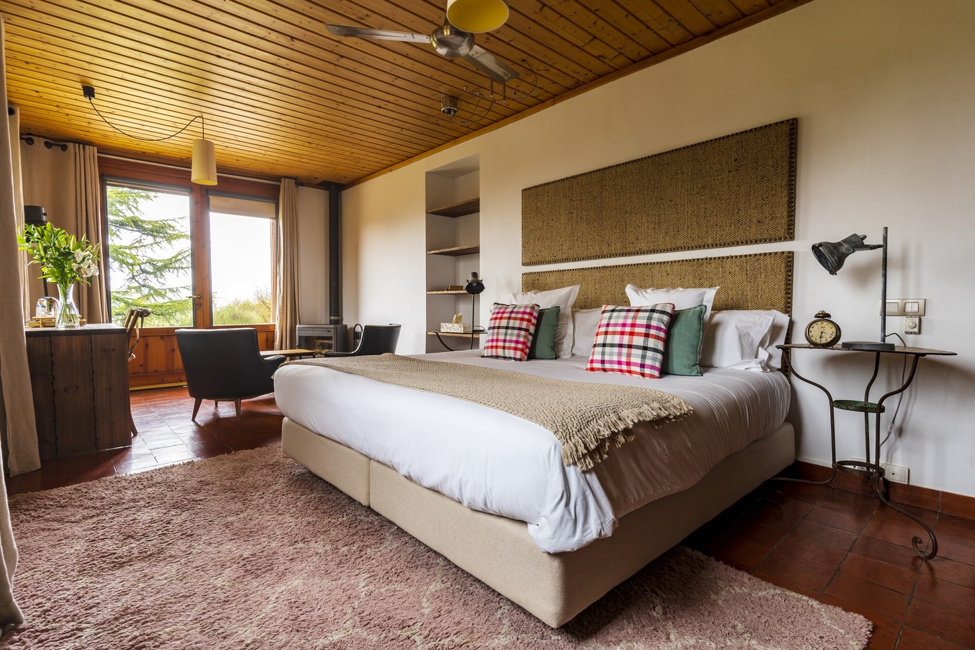 Rossz hír az utazni vágyóknak, durva szállodadrágulás jöhet, a brutális árakat már csak kevés magyar tudja megfizetni.