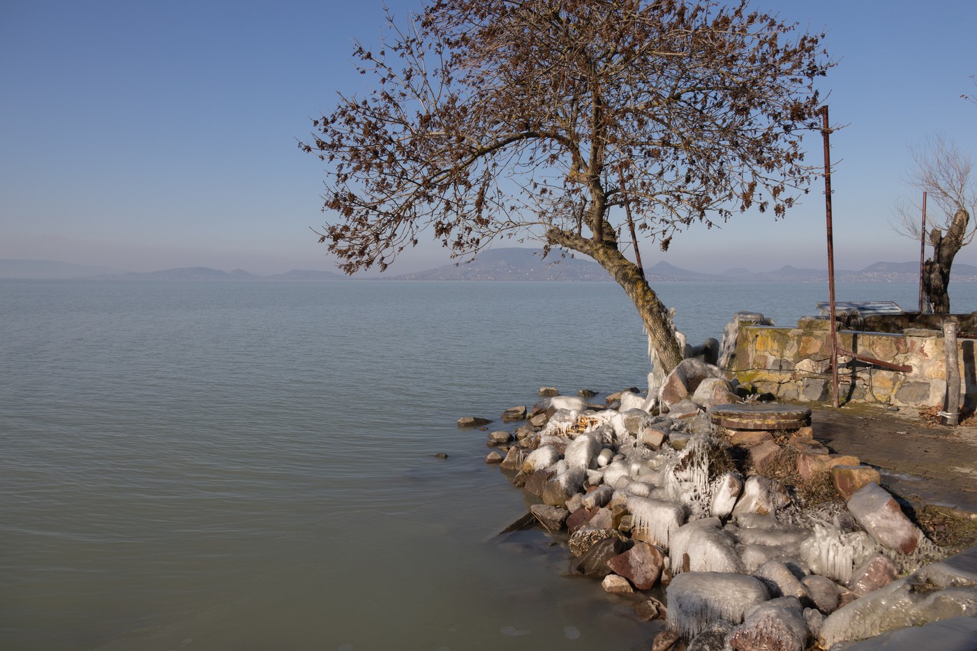 Kísérteties villa bukkant fel a Balaton szívében: aki ellátogat ide, annak a szerelme sosem múlik el