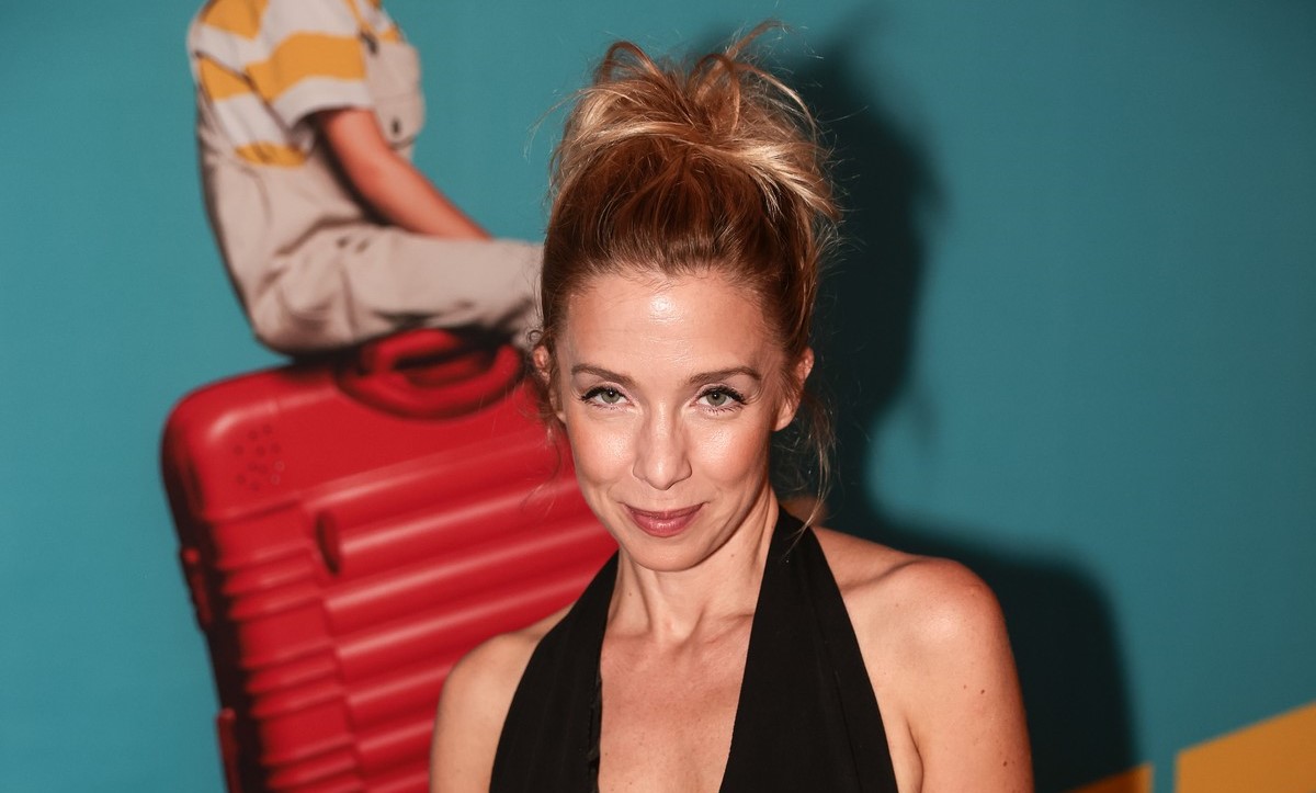 Ebbe a nála 15 évvel fiatalabb fiúba szerelmes Kovács Patrícia, a csinos színésznő hosszú idő után rántotta a leplet kapcsolatukról