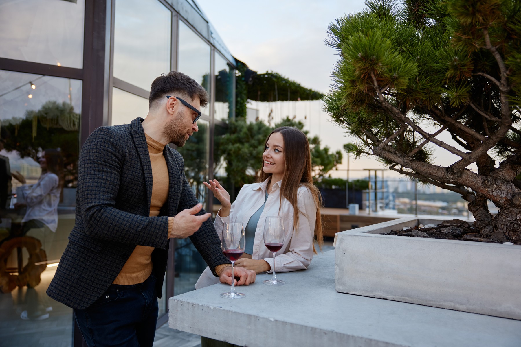 A munkatársam behozta a barátnőjét a céges bulira, hárman mondtak fel az eset után