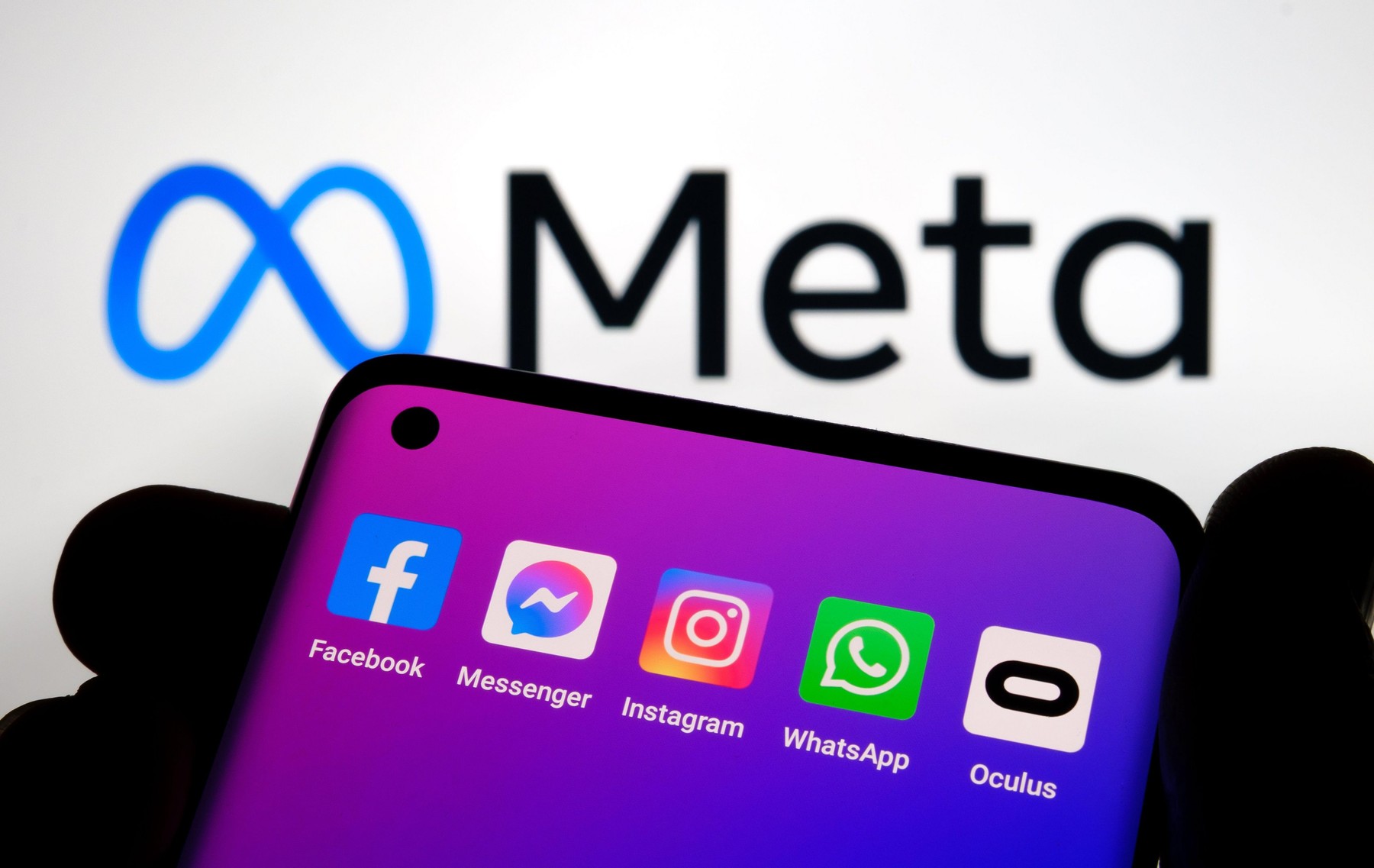 Megszólalt a Meta: ezért állt le a Facebook, a Messenger és az Instagram