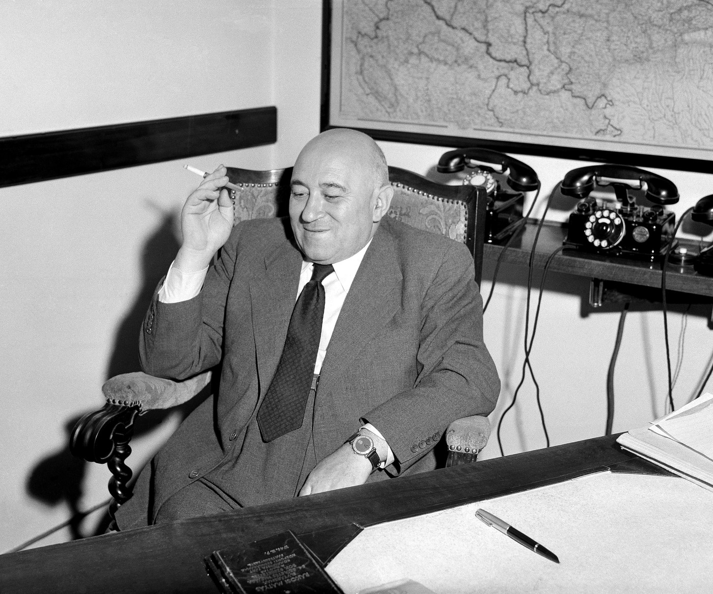 Különös tárgyat fotóztak Rákosi Mátyáson - később Brad Pitten tűnt fel belőle egy