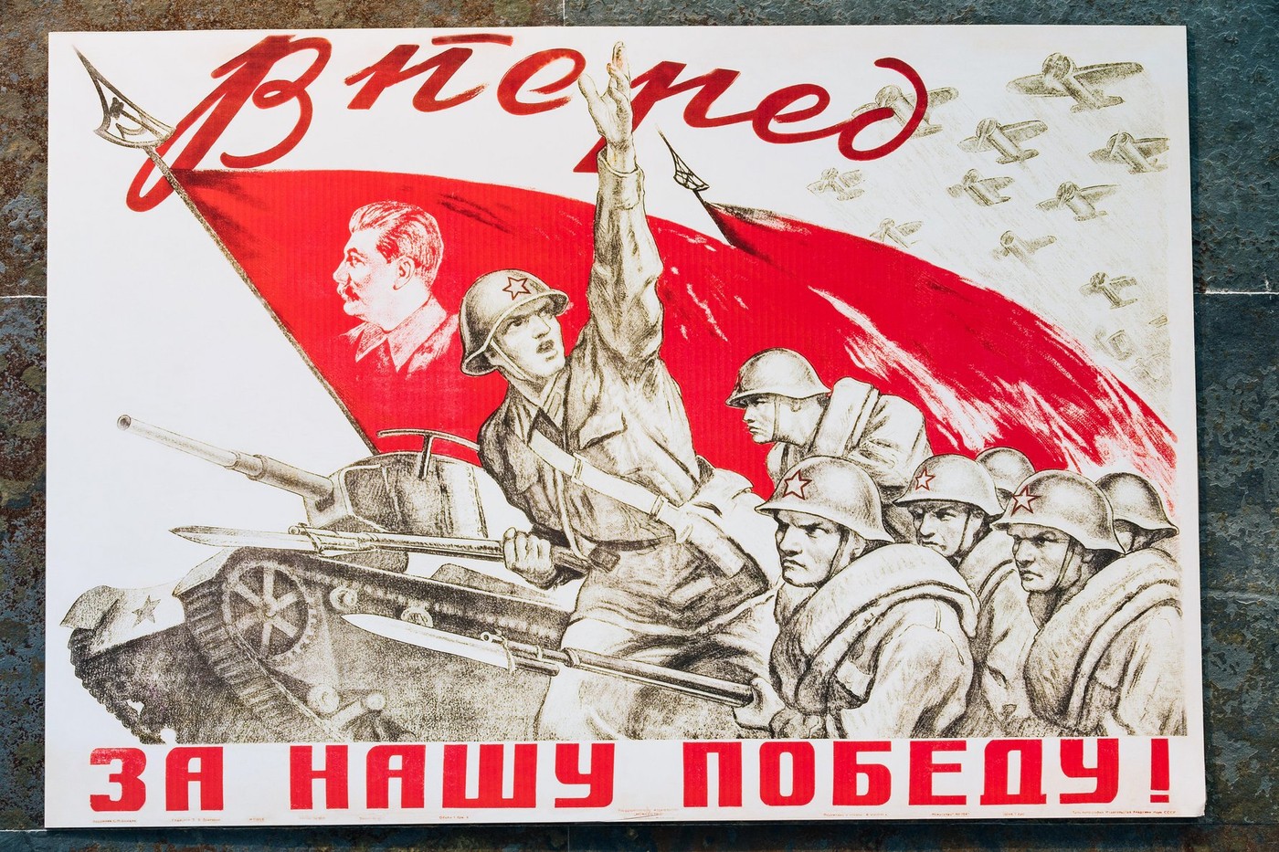 Tömeggyilkosok emlékművénél koszorúznak: a fővárosi kedélyeket törvénysértő, hihetetlen esemény borzolja