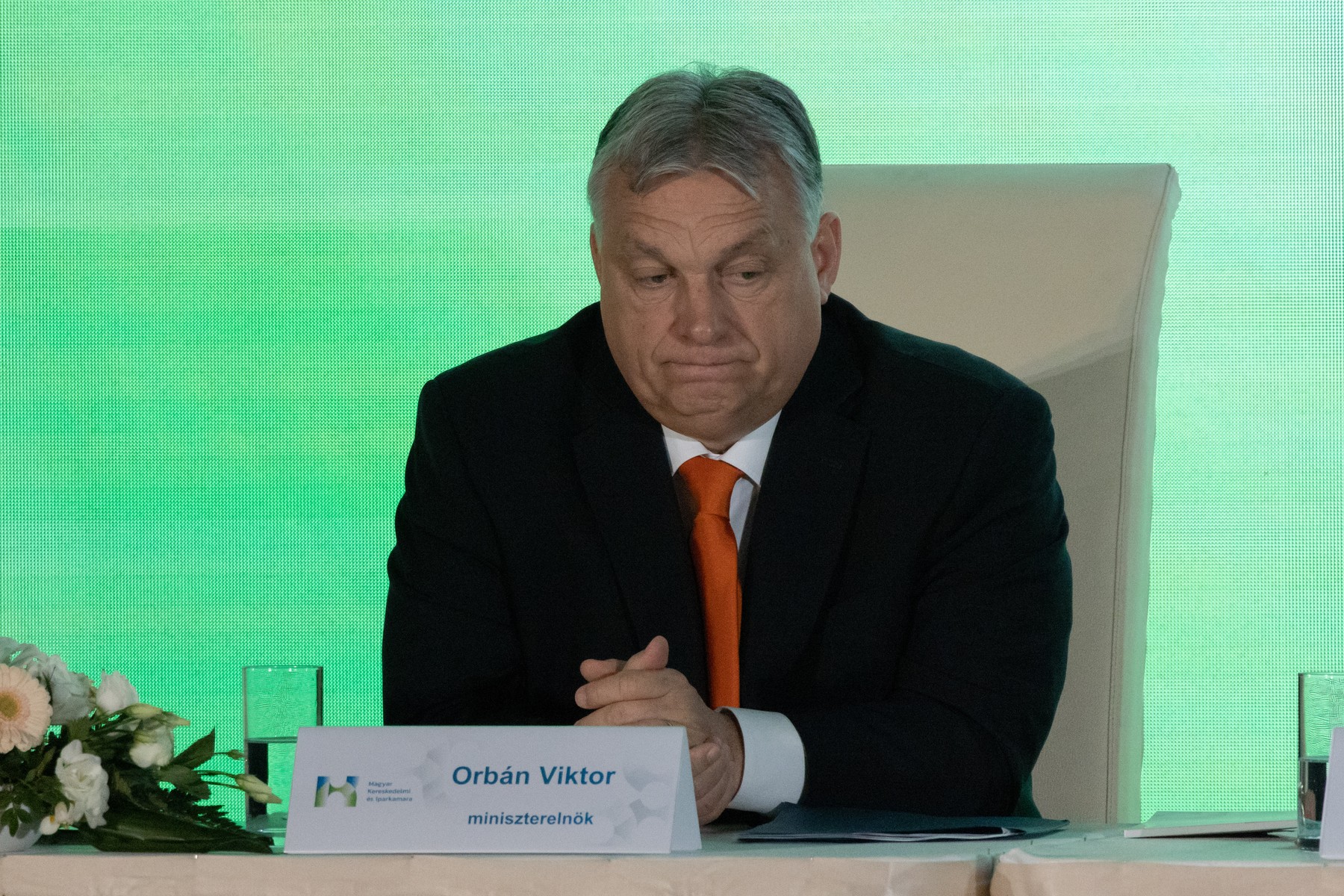 Elmeháborodott nő zaklatja Orbán Viktort: egy másik megtört érintett szólalt meg az elkövetőről