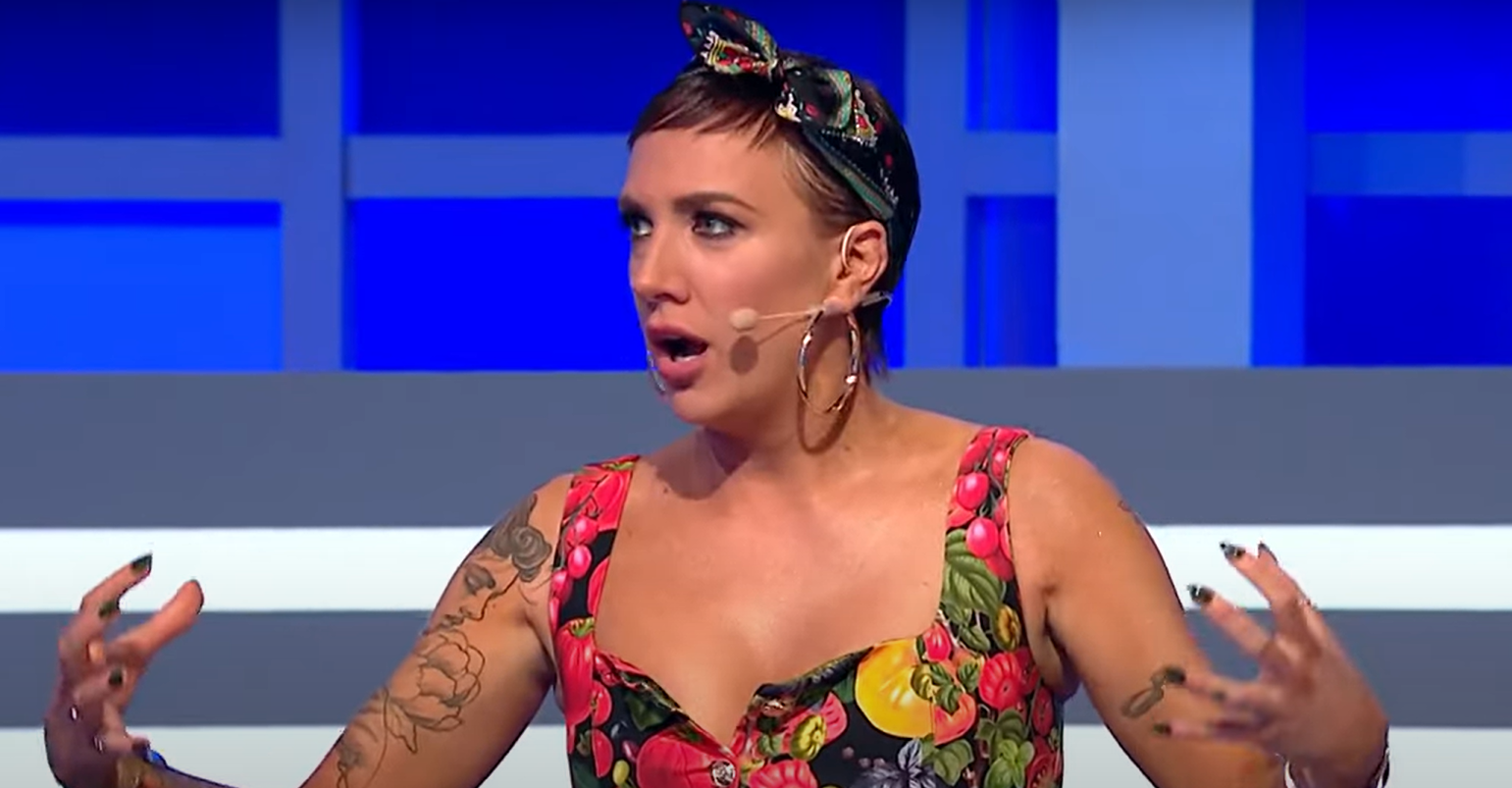 Több százezer forintos menyasszonyi ruhában fotózták le Tóth Gabit, sztártervező luxusdarabját viseli az énekesnő