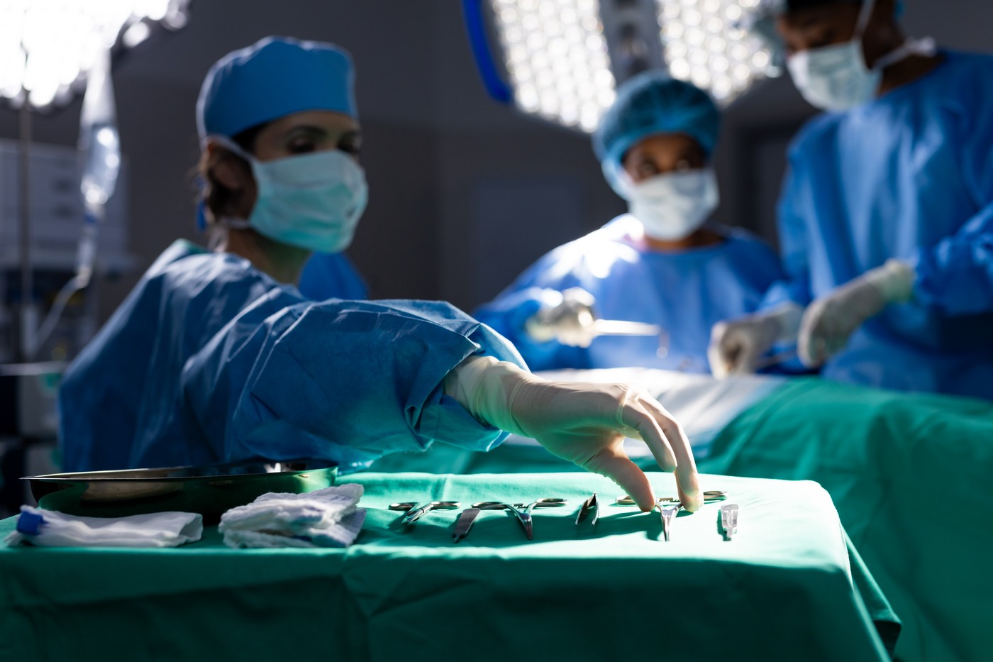 Hatalmas orvostudományi áttörés: sikeresen ültettek génmódosított disznószervet emberbe