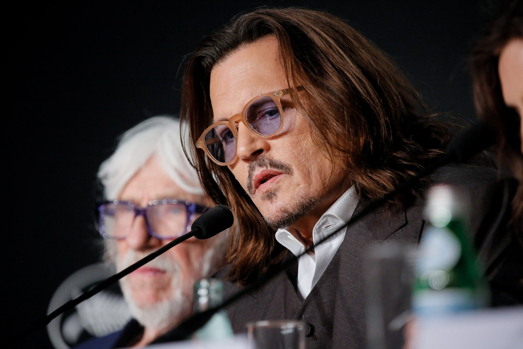 Óriási bajban Johnny Depp: újabb híres nő vádolta meg nagyon kellemetlen dolgokkal, kiderültek a részletek