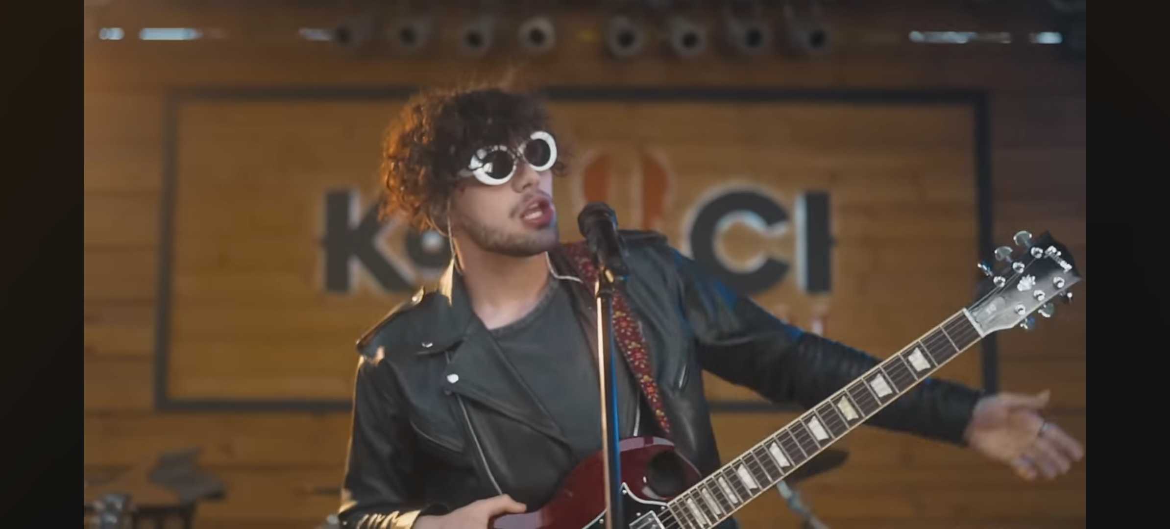 Egy fénykép árulta el - nagy meglepetések lehetnek Azahriah Arénás koncertjén