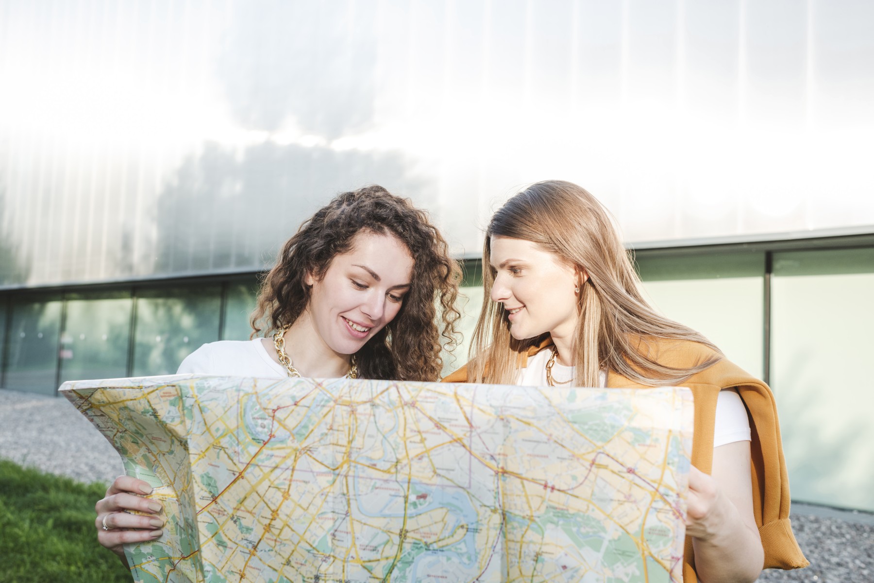 Utazni indultunk a legjobb barátnőmmel, mikor két fiú leszólított Pécsett: egy óra múlva már egy hotelszobába voltunk, ahol csak egyetlen ágy volt